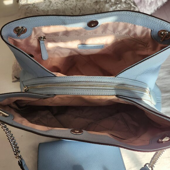 Michael Kors EUC Large Powder Blue Leather Tote With Silvertone Chain - Picture 6 of 16